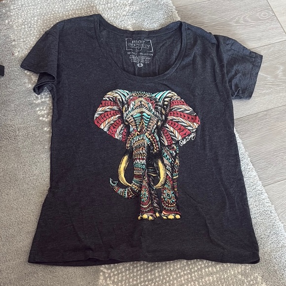 riot society Tops - Riot Society Dark Gray T-Shirt